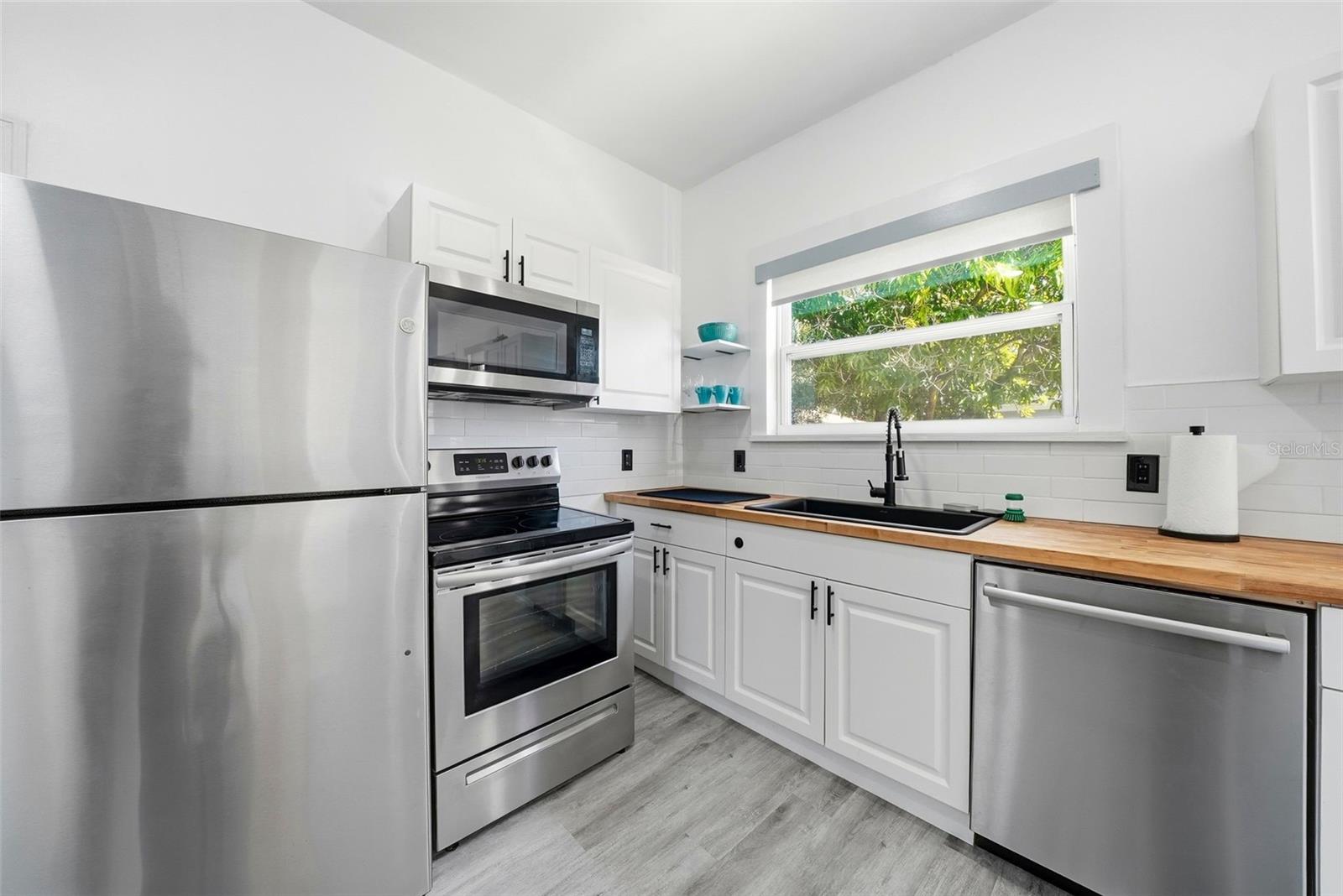 Image 11 of 28 For 1024 19th Avenue