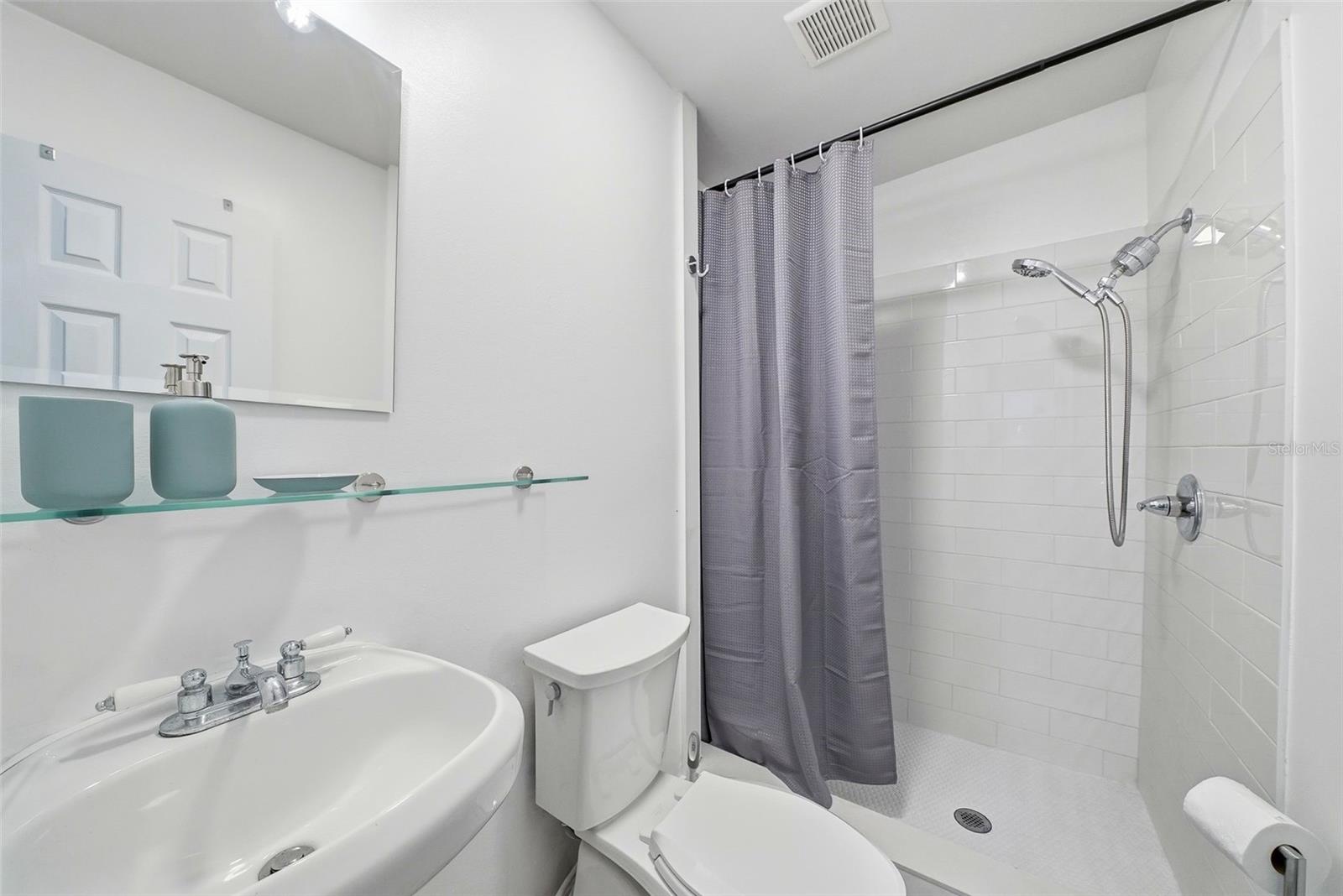 Image 23 of 28 For 1024 19th Avenue