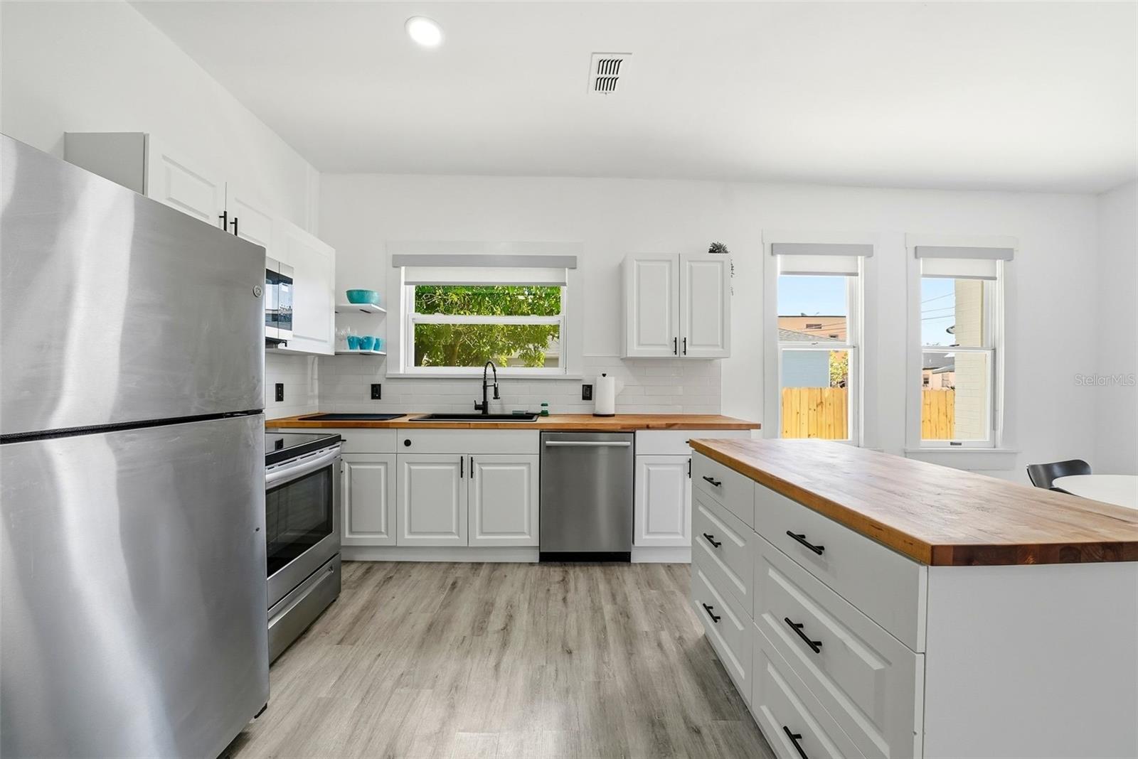 Image 9 of 28 For 1024 19th Avenue