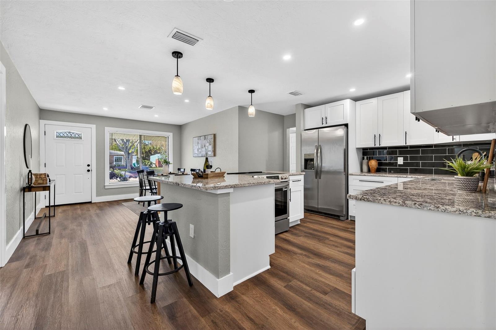 Image 7 of 39 For 6525 15th Street N