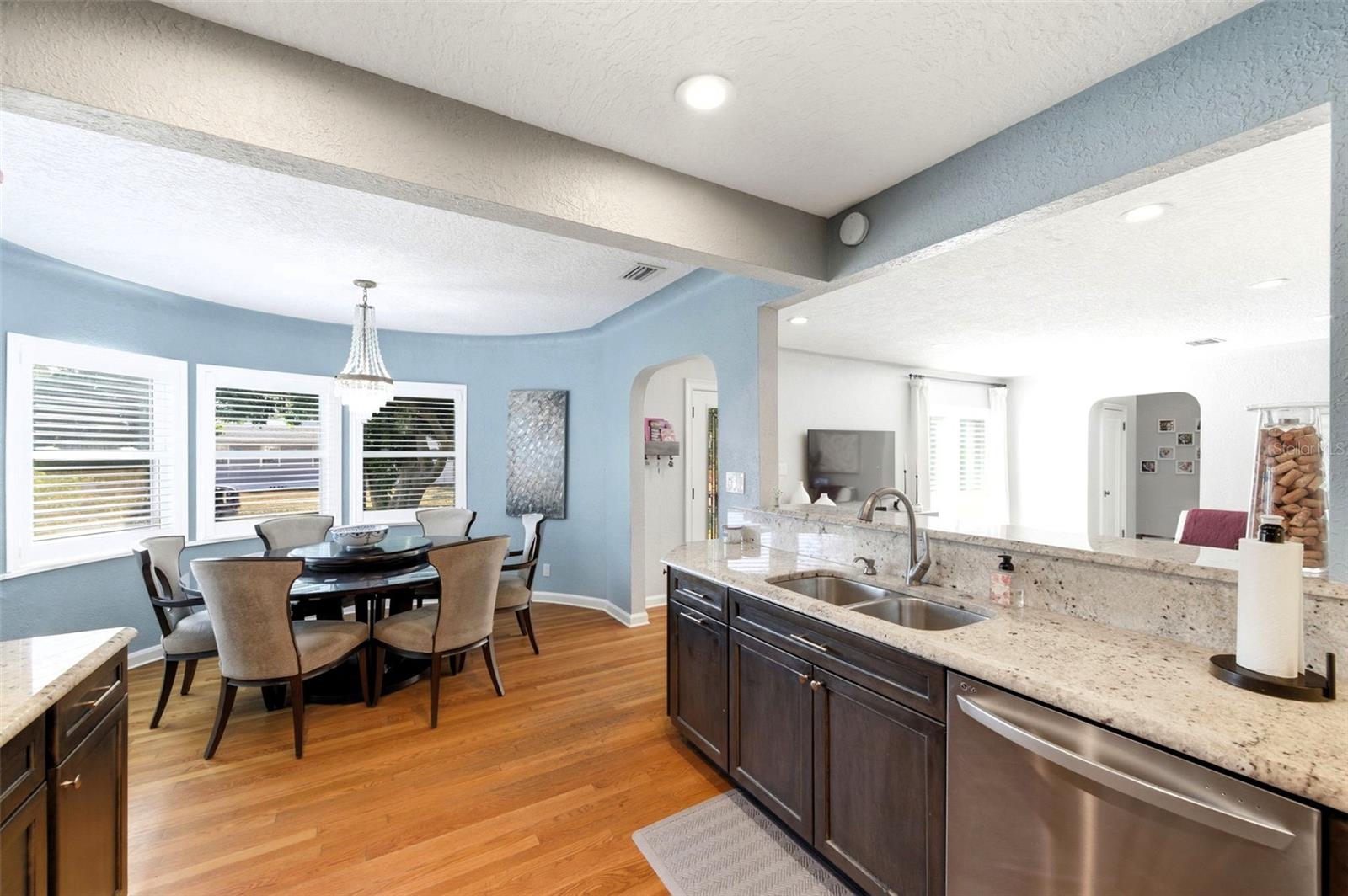 Image 10 of 49 For 519 27th Avenue N