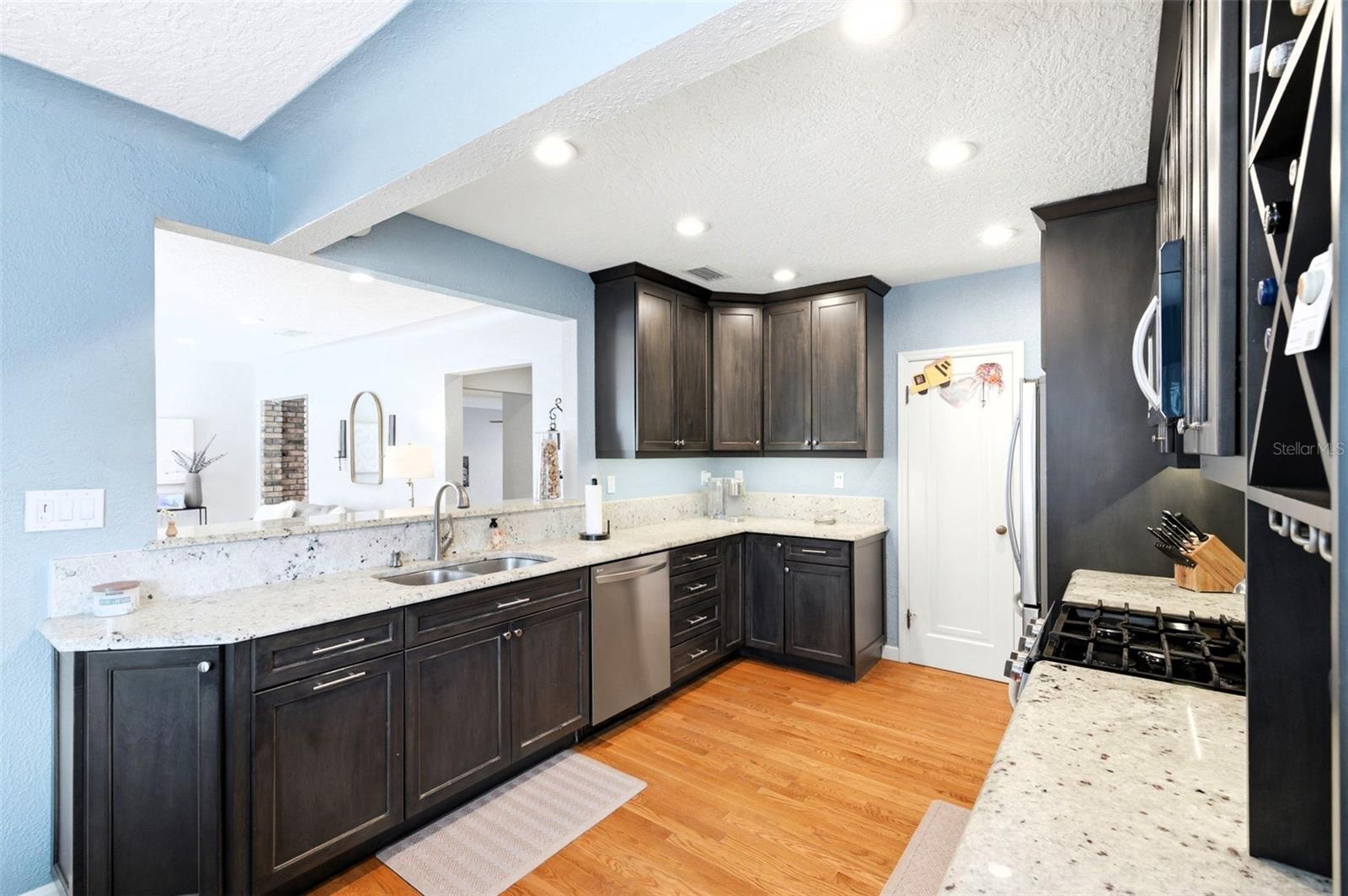 Image 12 of 49 For 519 27th Avenue N