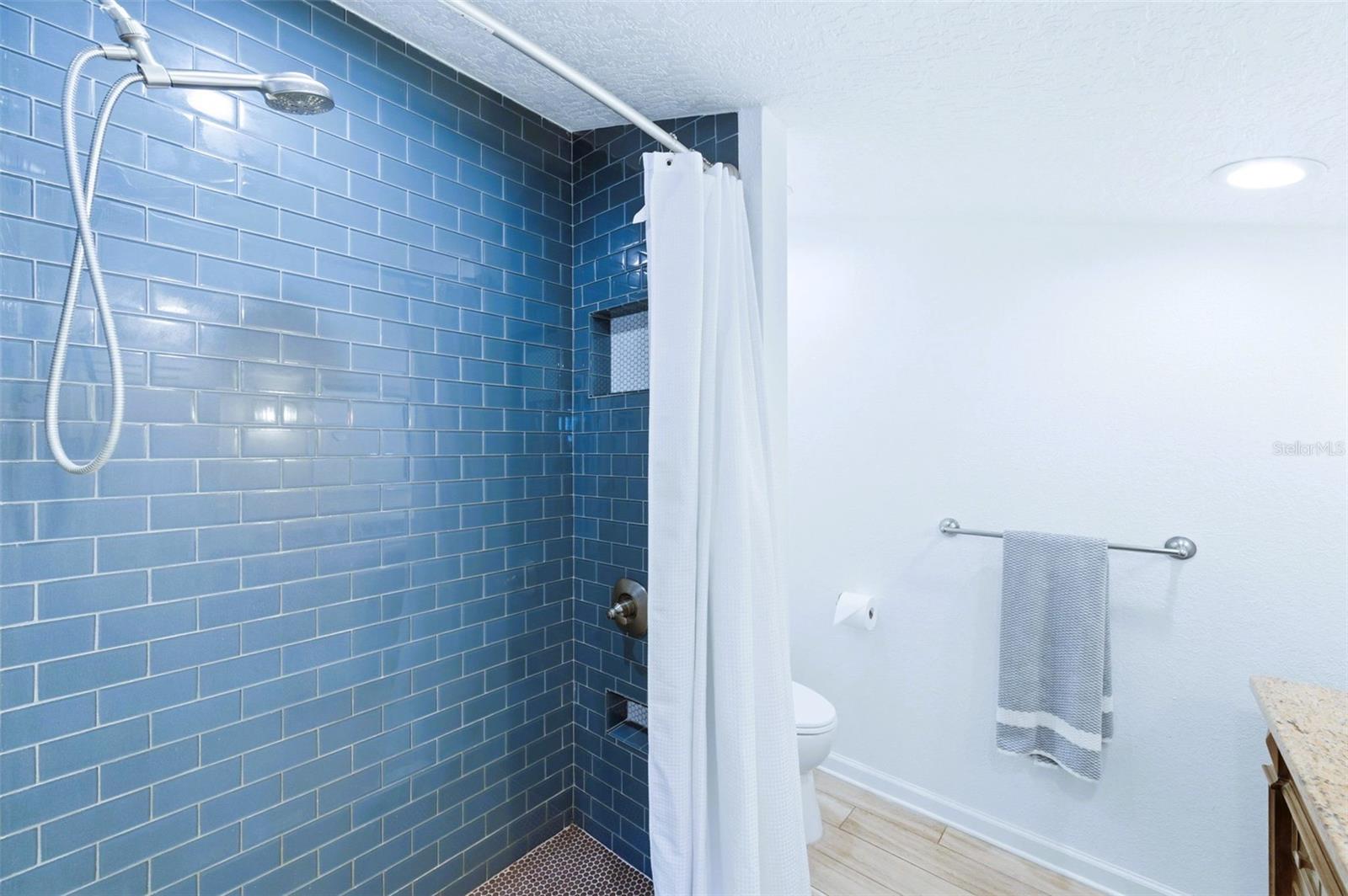 Image 25 of 49 For 519 27th Avenue N