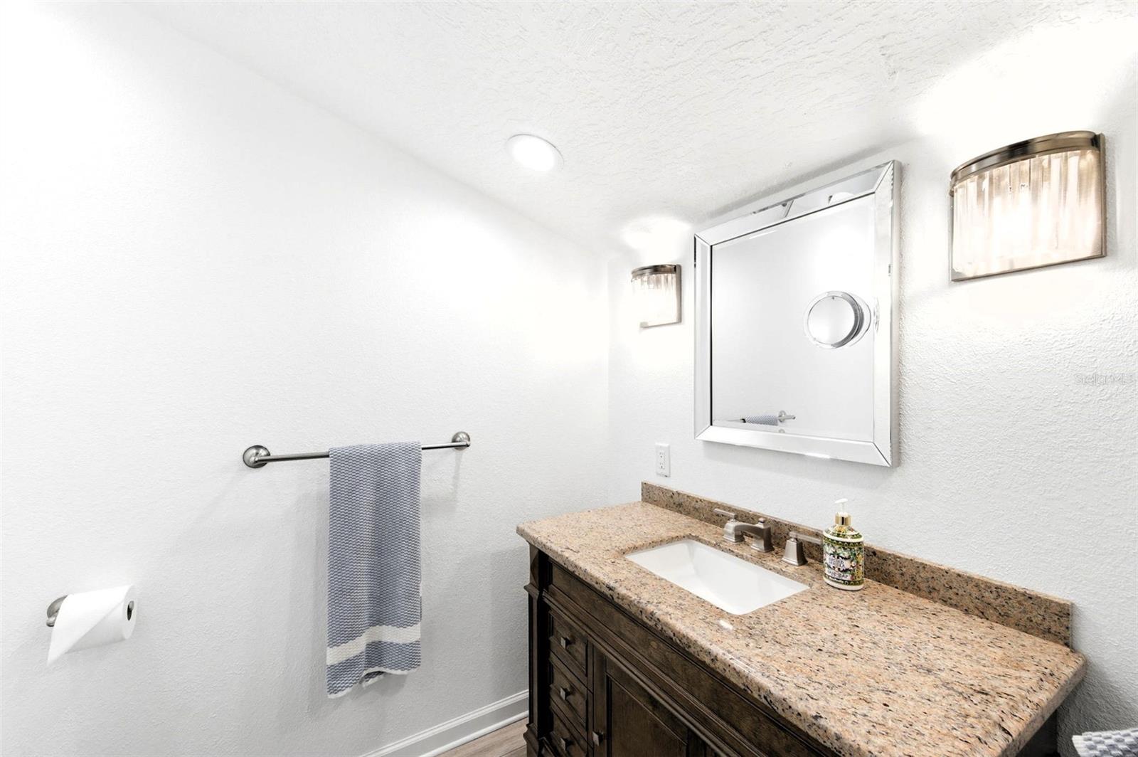 Image 26 of 49 For 519 27th Avenue N