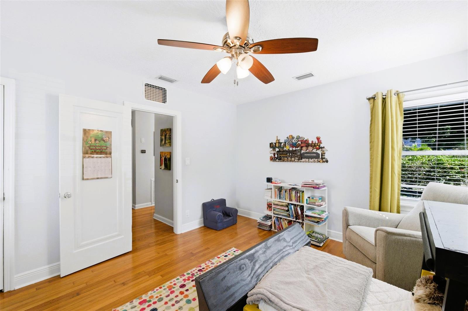 Image 29 of 49 For 519 27th Avenue N