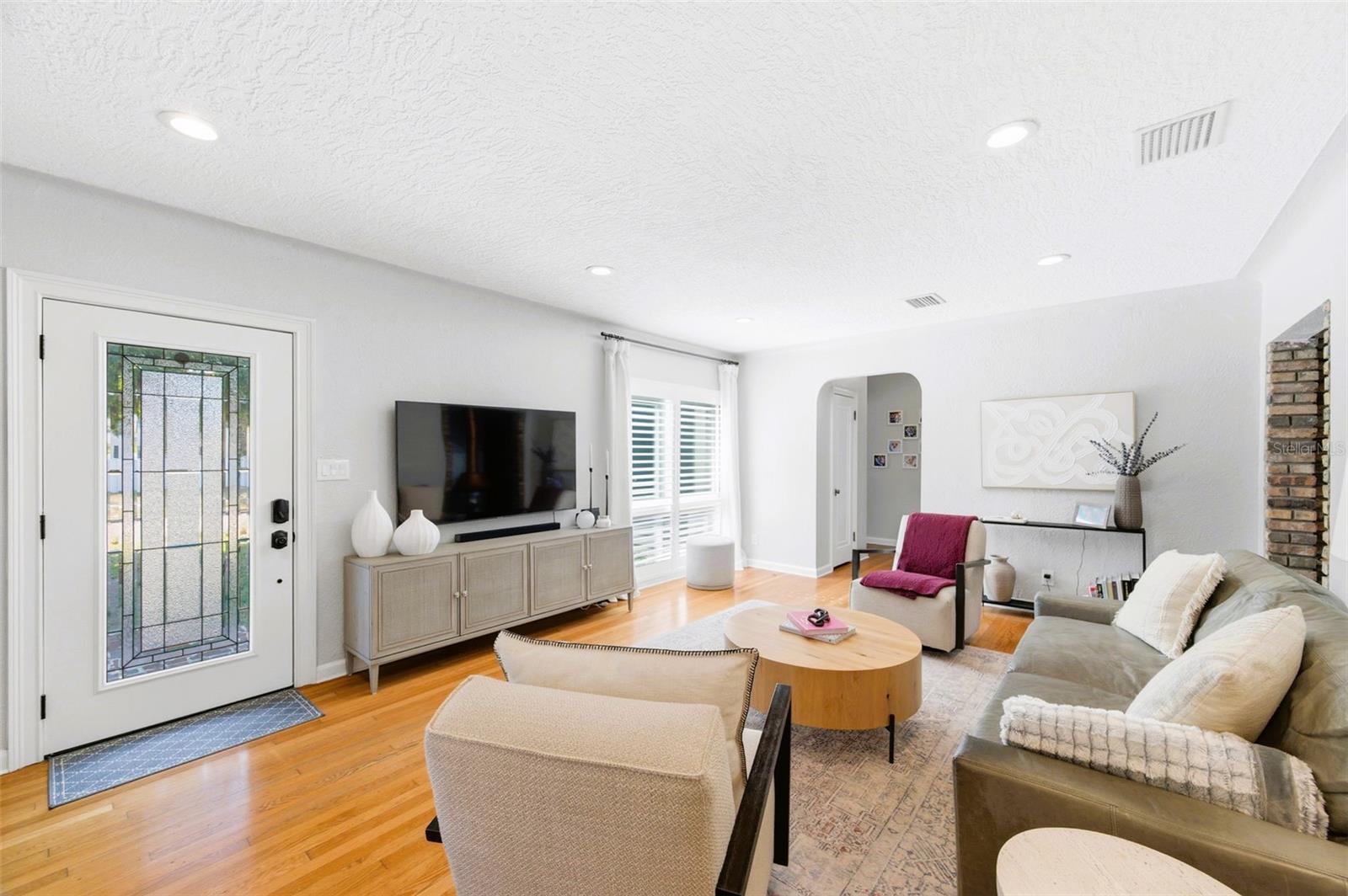 Image 4 of 49 For 519 27th Avenue N