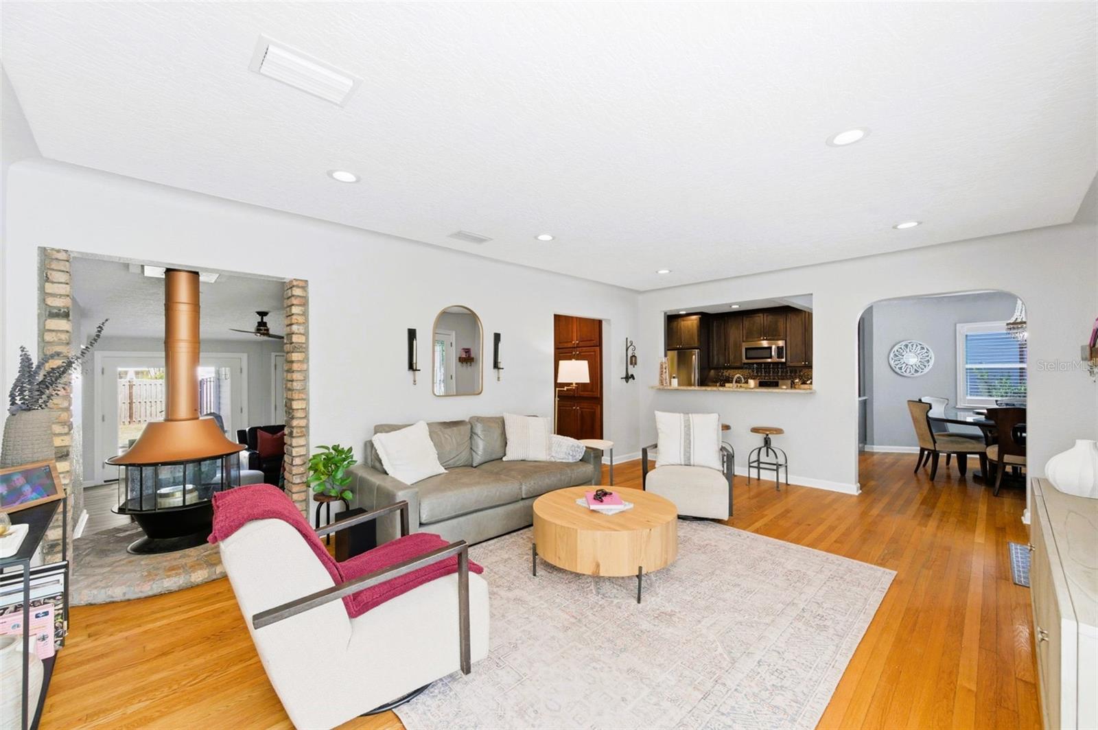 Image 5 of 49 For 519 27th Avenue N