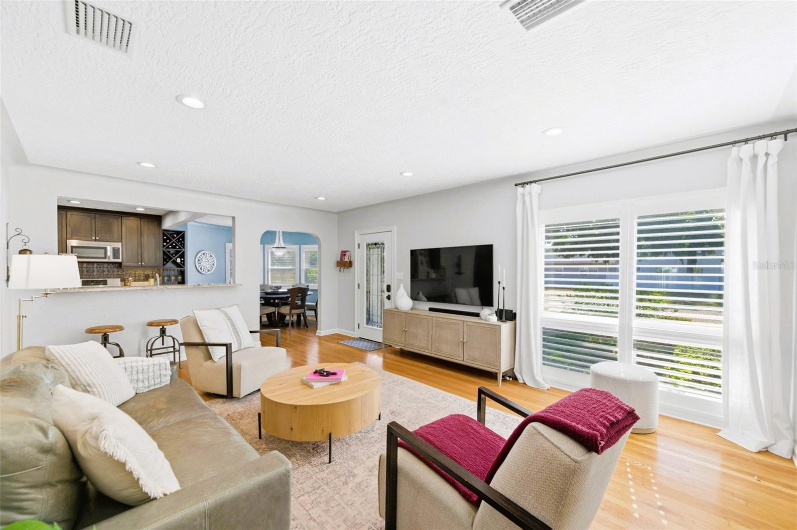 Image 6 of 49 For 519 27th Avenue N