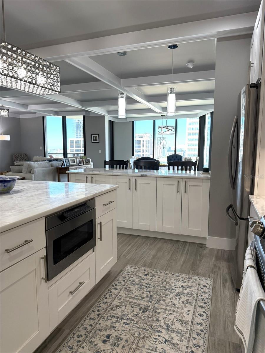 Image 7 of 47 For 1 Beach Drive Se 1310