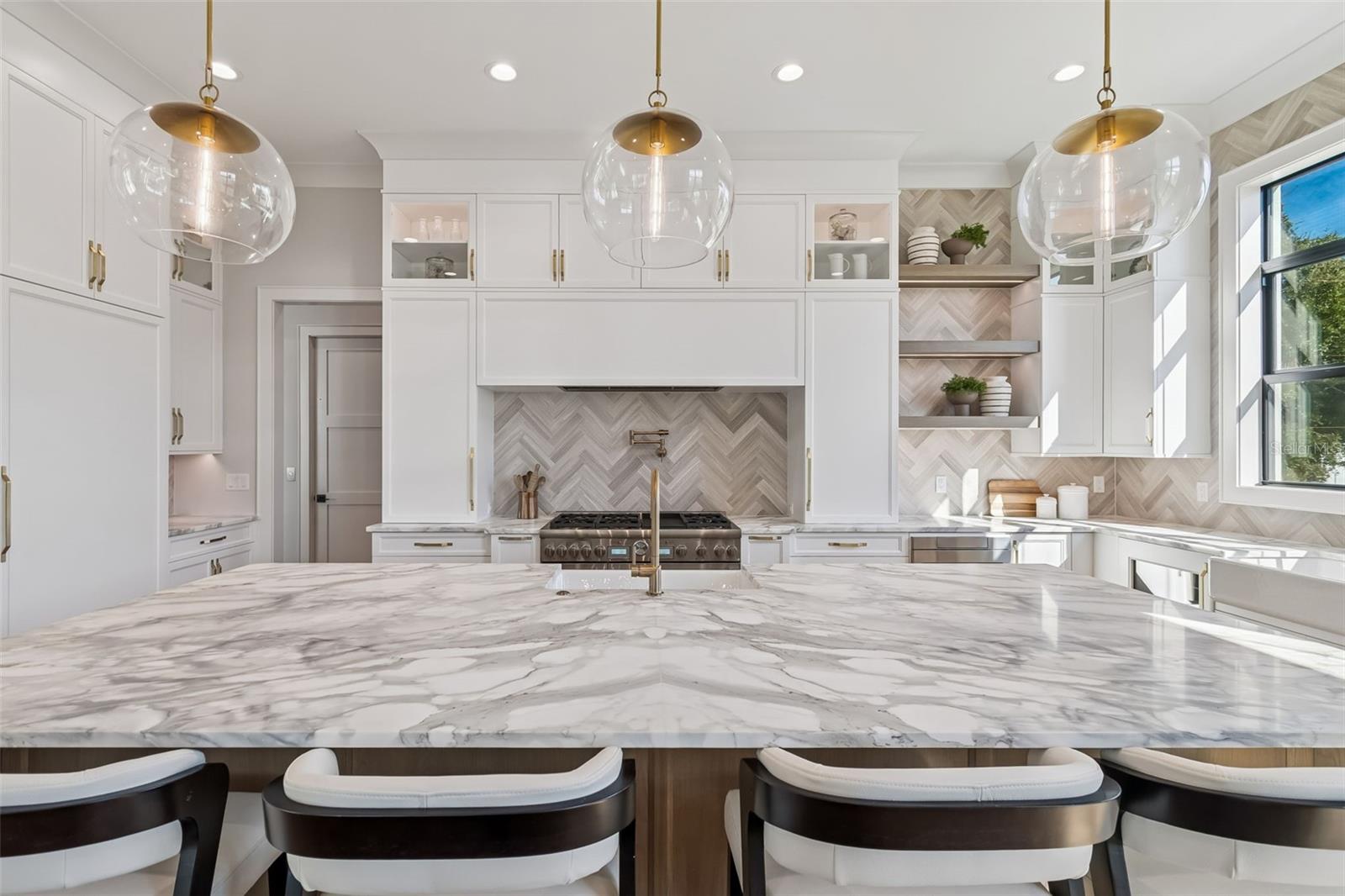 Image 24 of 67 For 5032 Longfellow Avenue