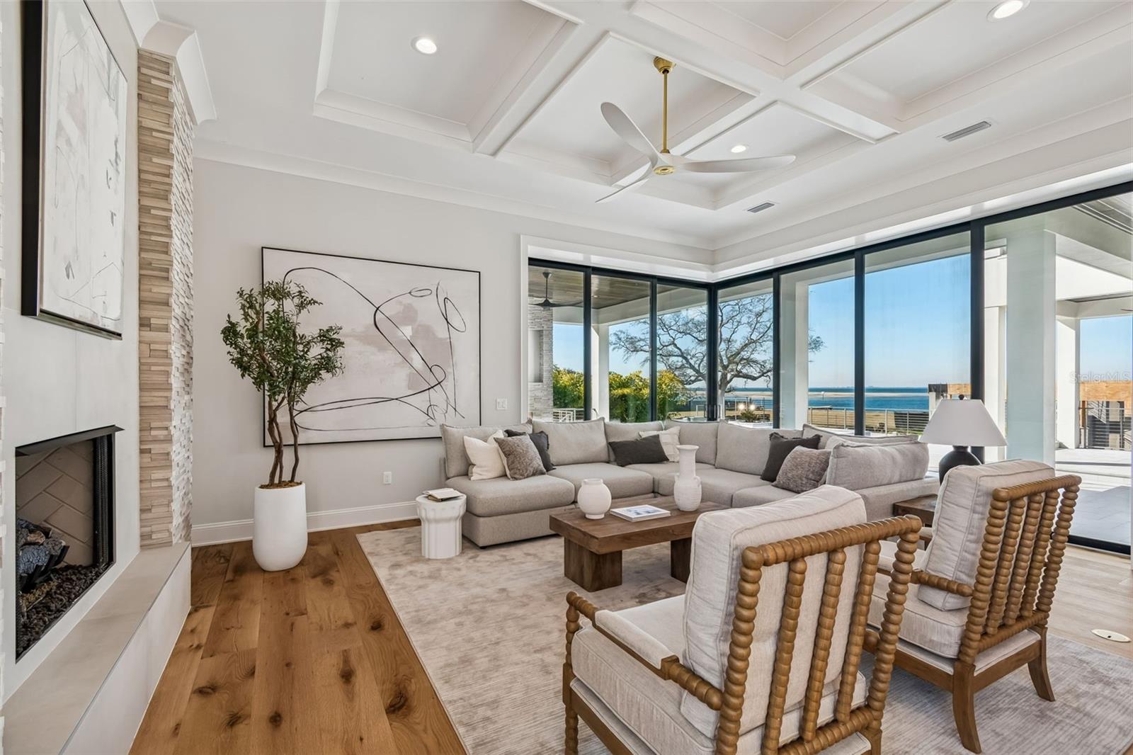 Image 27 of 67 For 5032 Longfellow Avenue