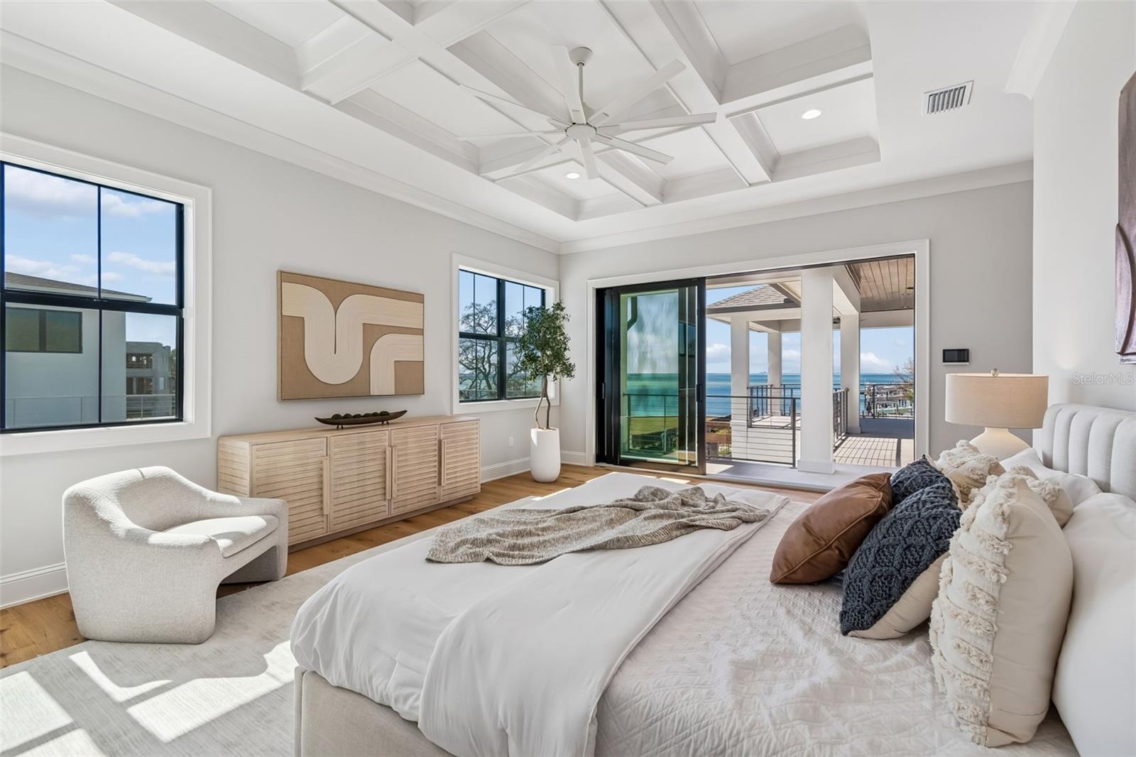 Image 31 of 67 For 5032 Longfellow Avenue