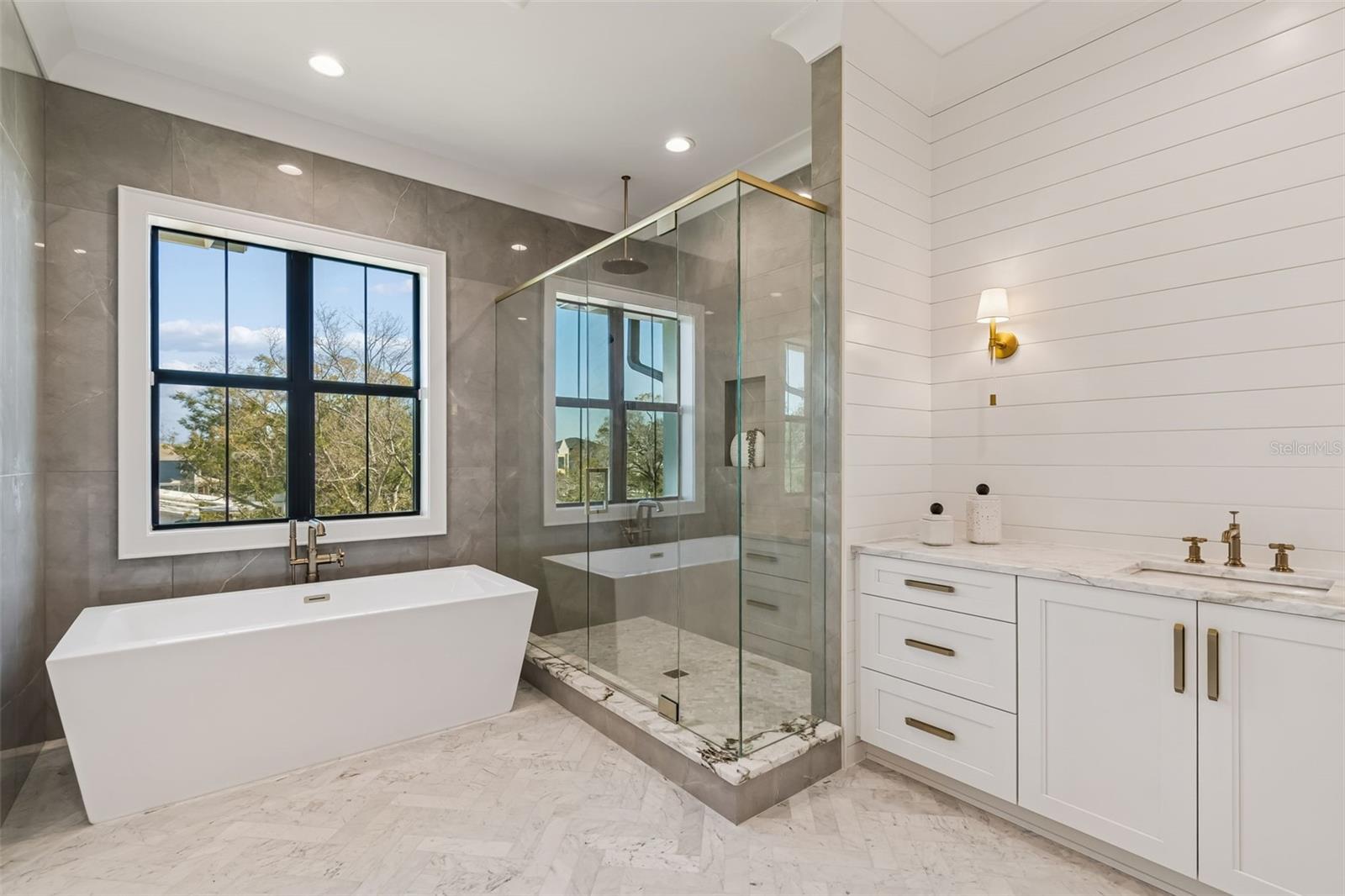 Image 35 of 67 For 5032 Longfellow Avenue