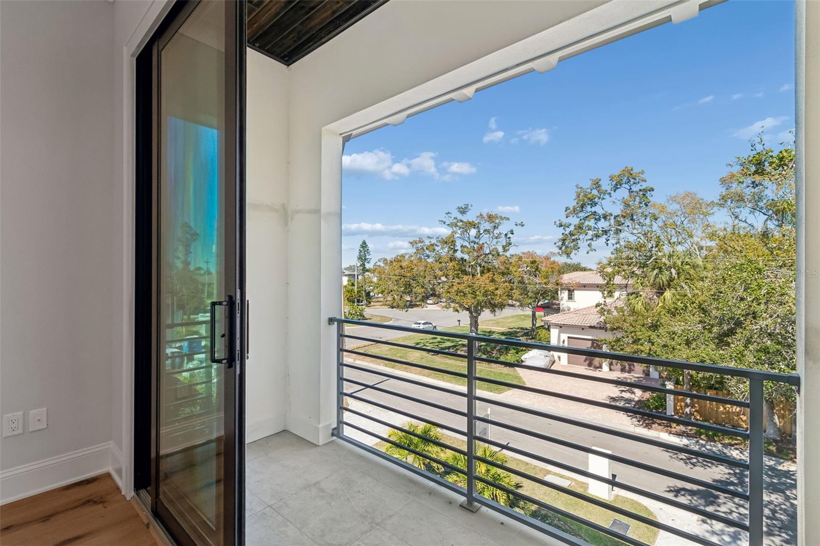 Image 42 of 67 For 5032 Longfellow Avenue