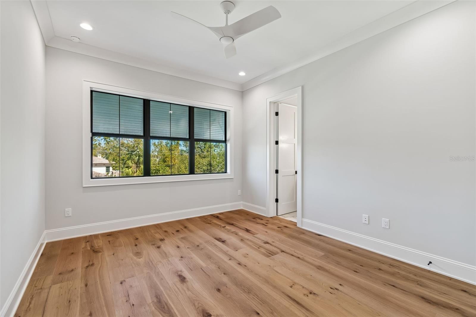 Image 45 of 67 For 5032 Longfellow Avenue