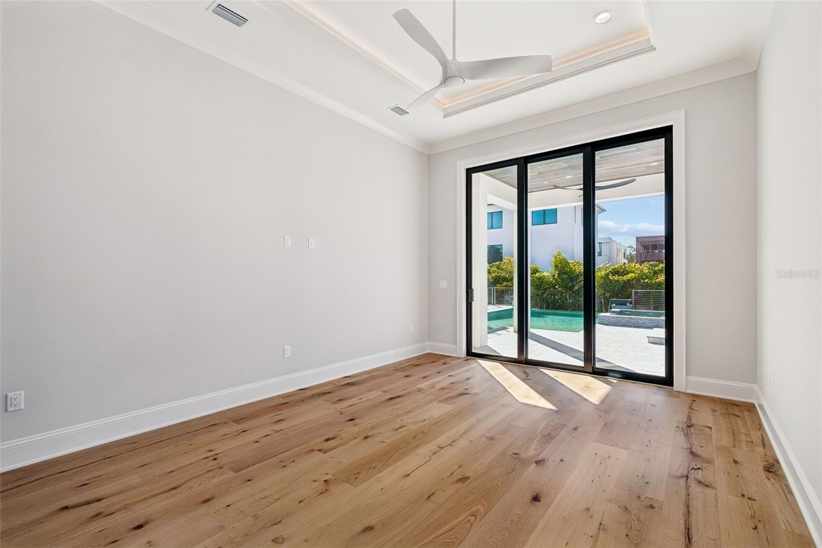 Image 52 of 67 For 5032 Longfellow Avenue