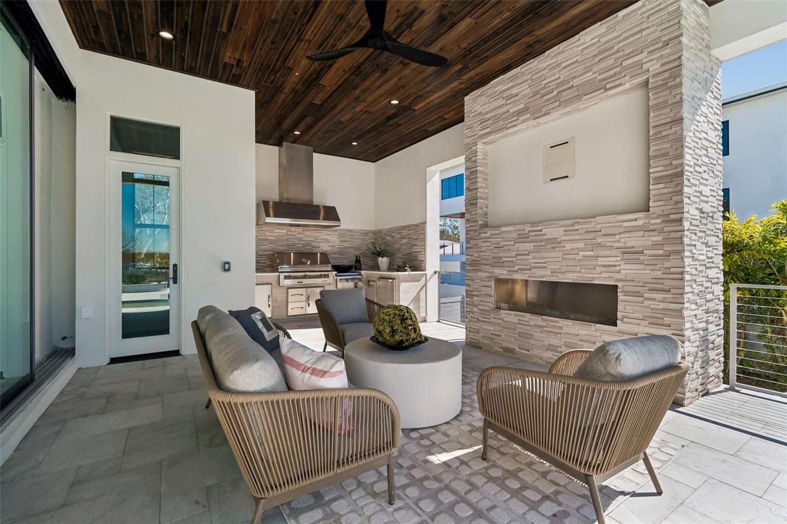 Image 55 of 67 For 5032 Longfellow Avenue