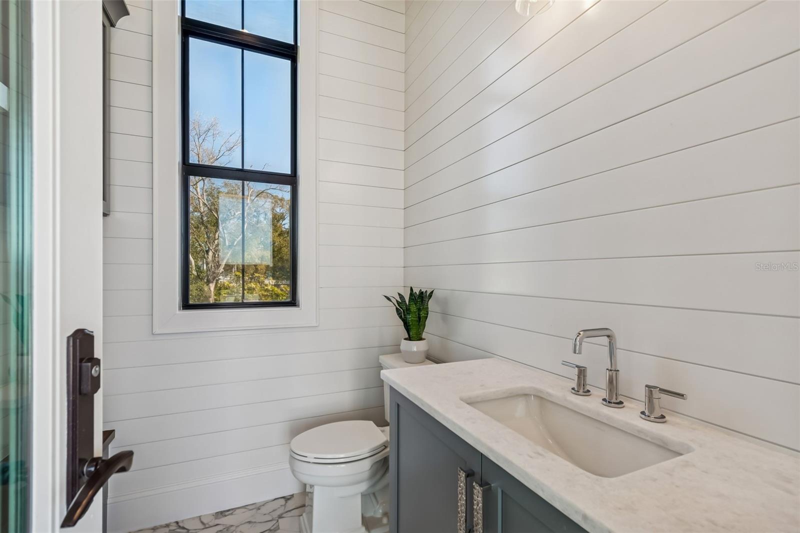 Image 57 of 67 For 5032 Longfellow Avenue