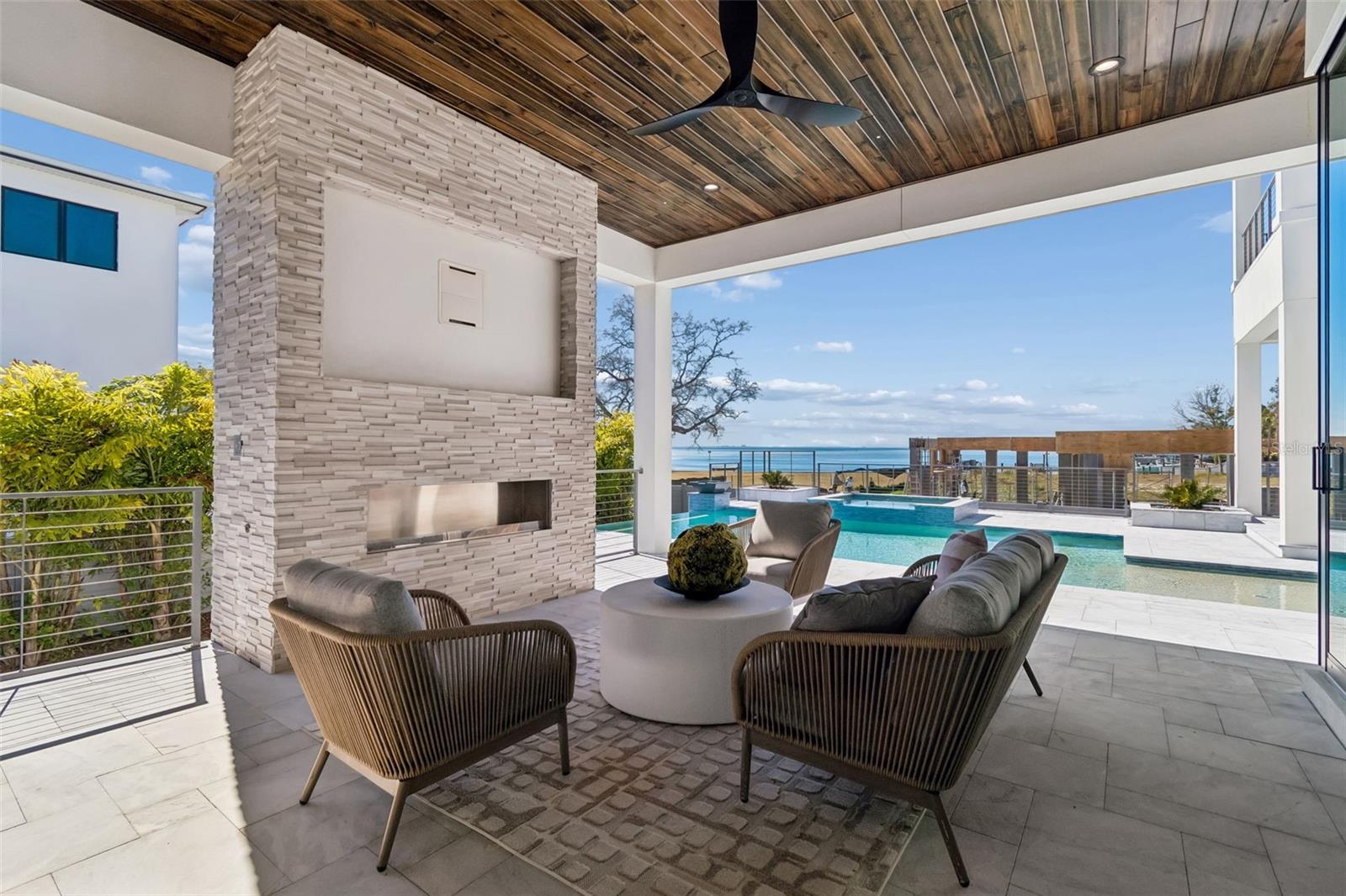 Image 7 of 67 For 5032 Longfellow Avenue