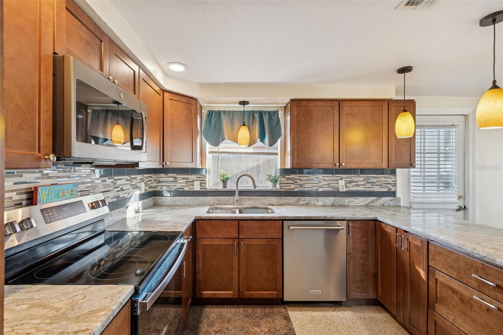 Image 10 of 40 For 4940 Picture Avenue