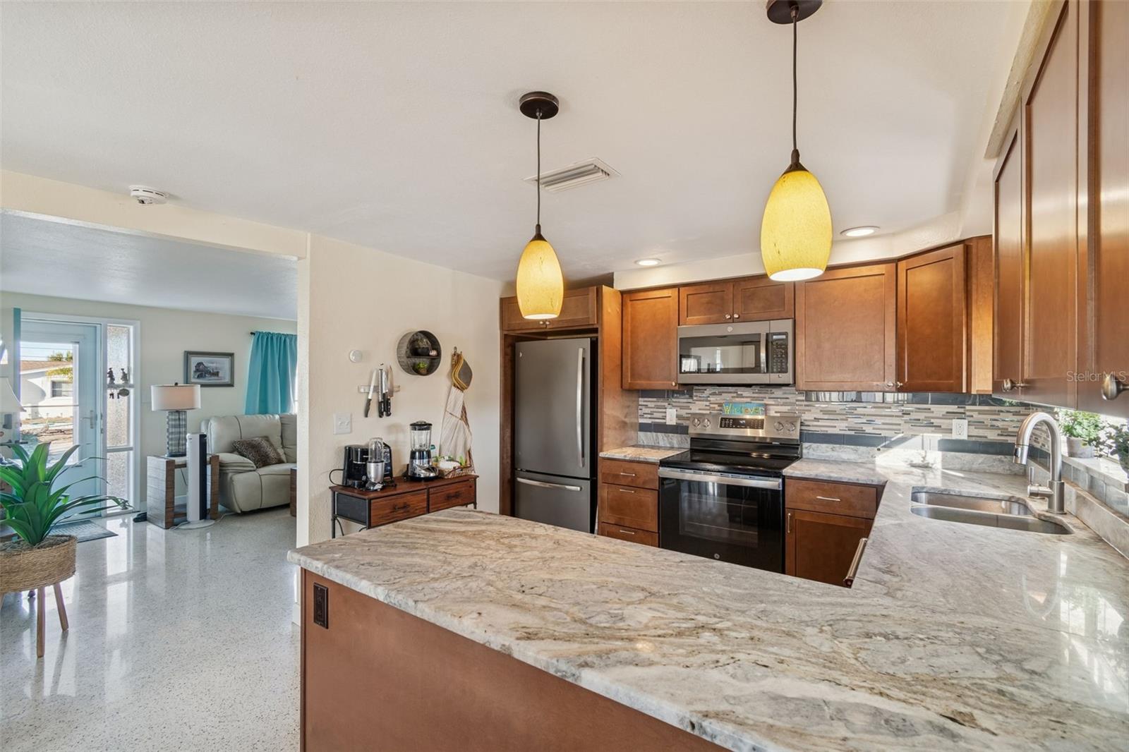 Image 11 of 40 For 4940 Picture Avenue