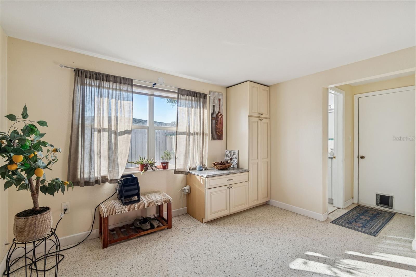 Image 17 of 40 For 4940 Picture Avenue