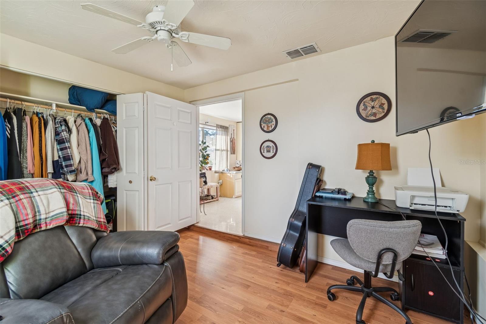 Image 26 of 40 For 4940 Picture Avenue