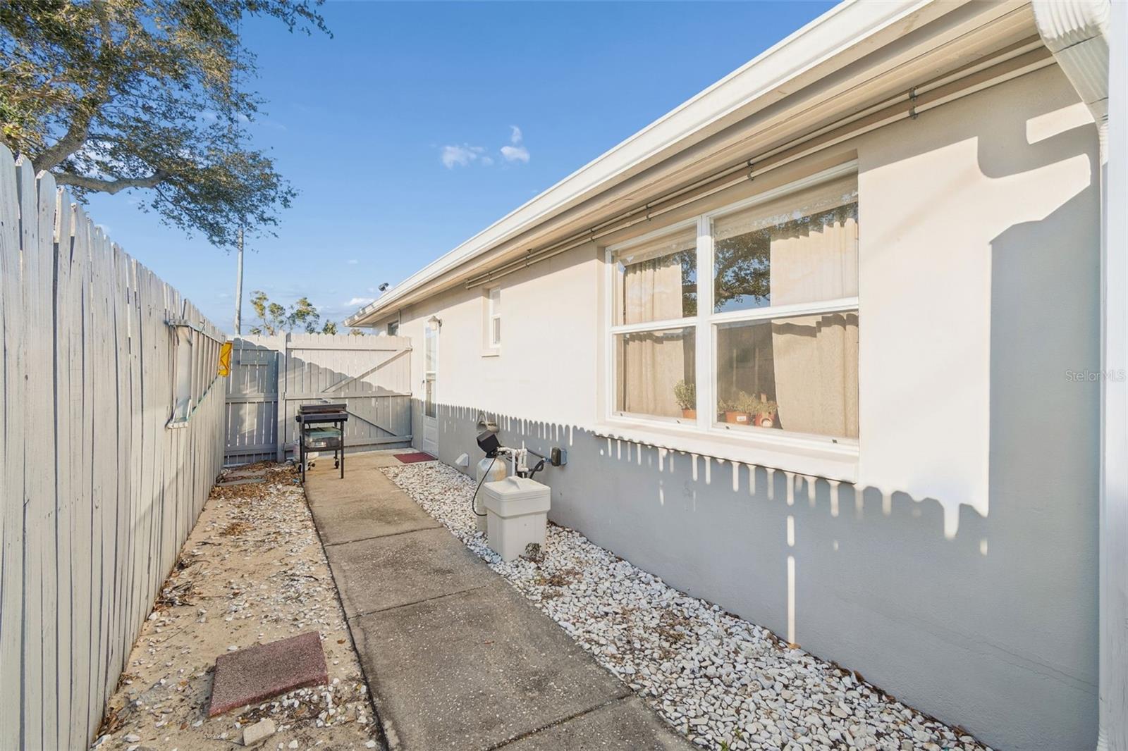 Image 36 of 40 For 4940 Picture Avenue