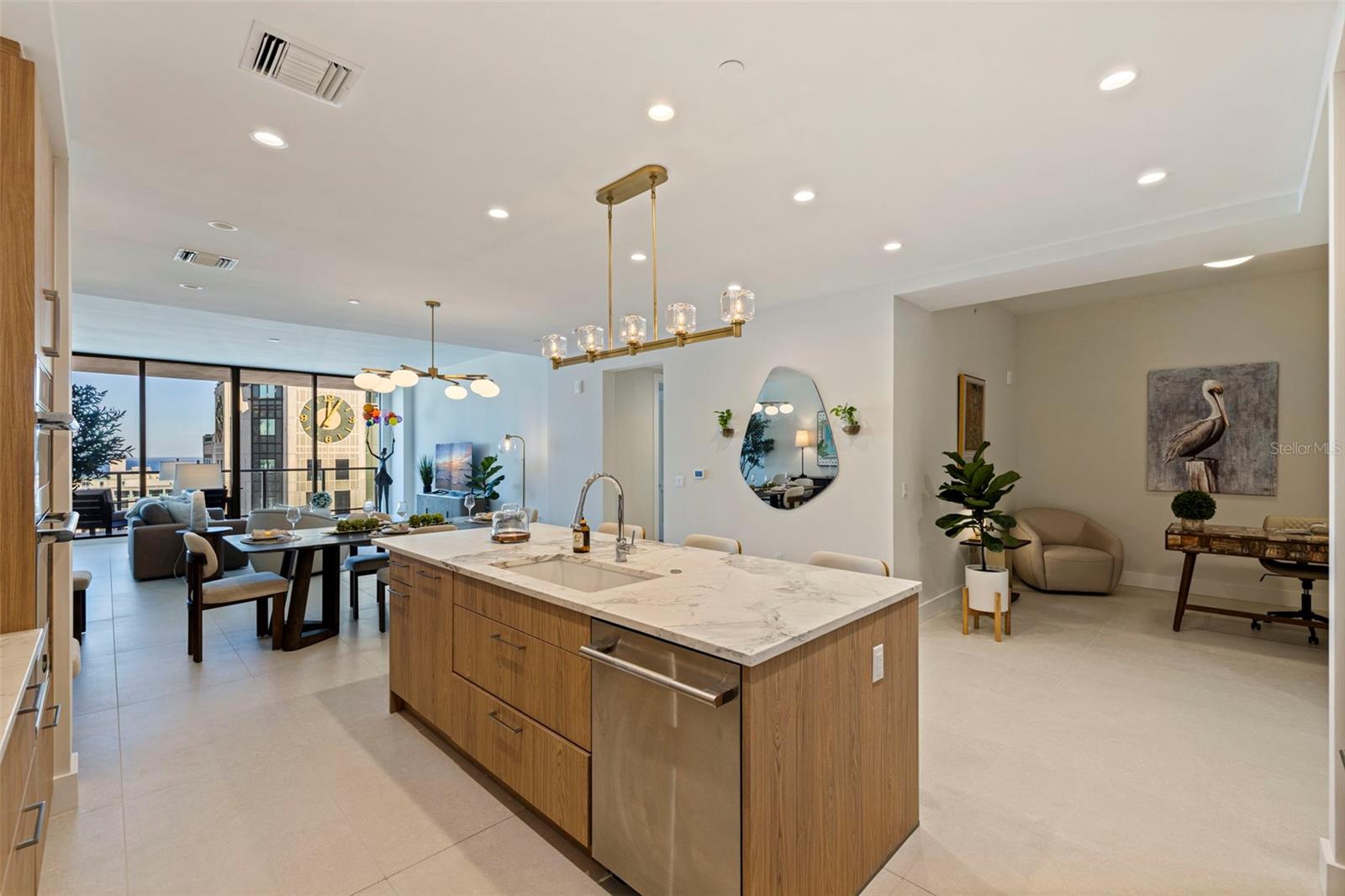 Image 15 of 86 For 275 1st Avenue S 3003