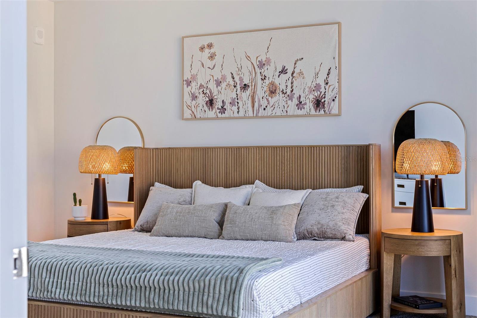 Image 27 of 86 For 275 1st Avenue S 3003