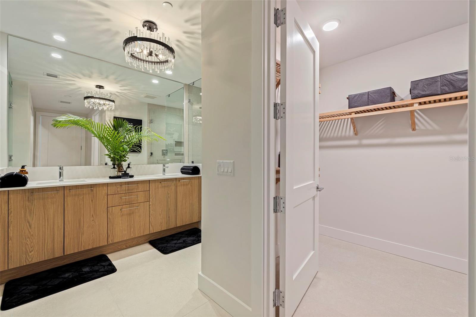 Image 31 of 86 For 275 1st Avenue S 3003