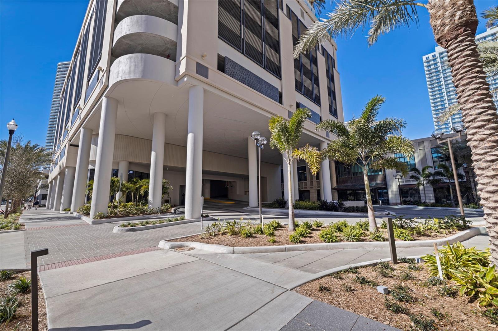 Image 53 of 86 For 275 1st Avenue S 3003