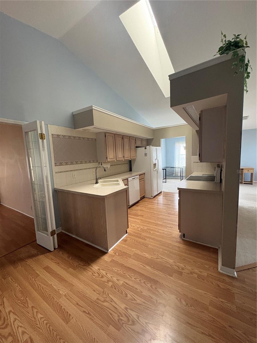 Image 4 of 9 For 8439 Pavilion Drive