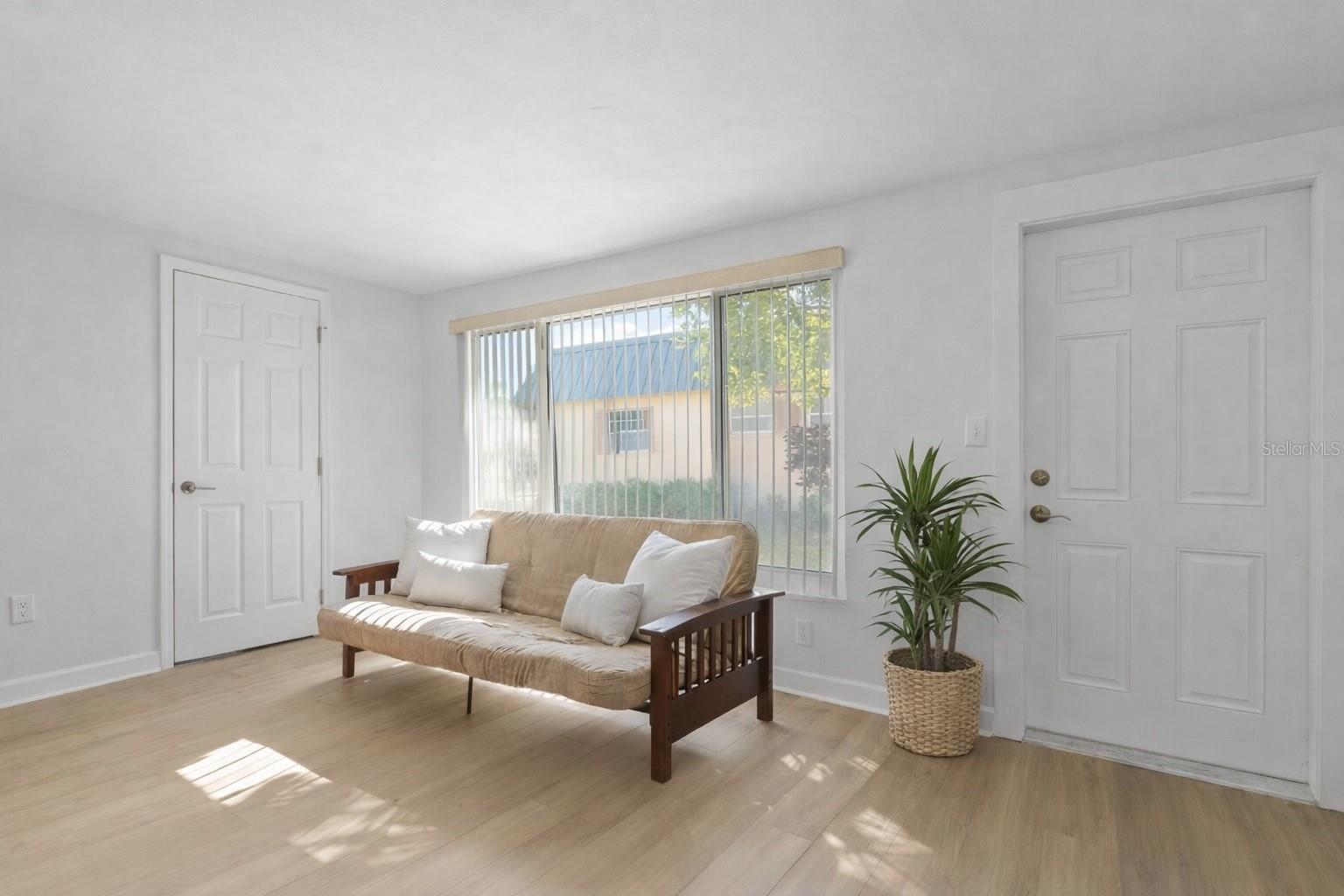 Image 12 of 23 For 4409 Summersun Drive