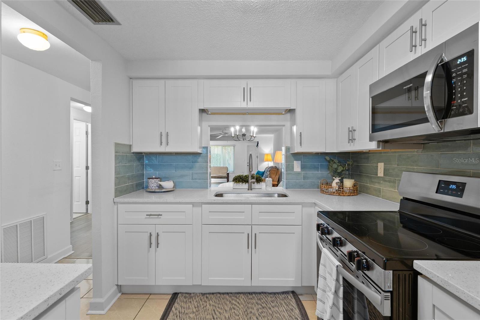 Image 5 of 23 For 4409 Summersun Drive