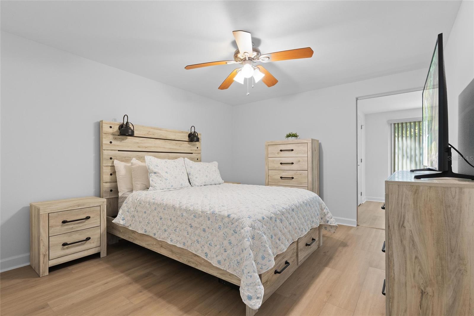 Image 8 of 23 For 4409 Summersun Drive