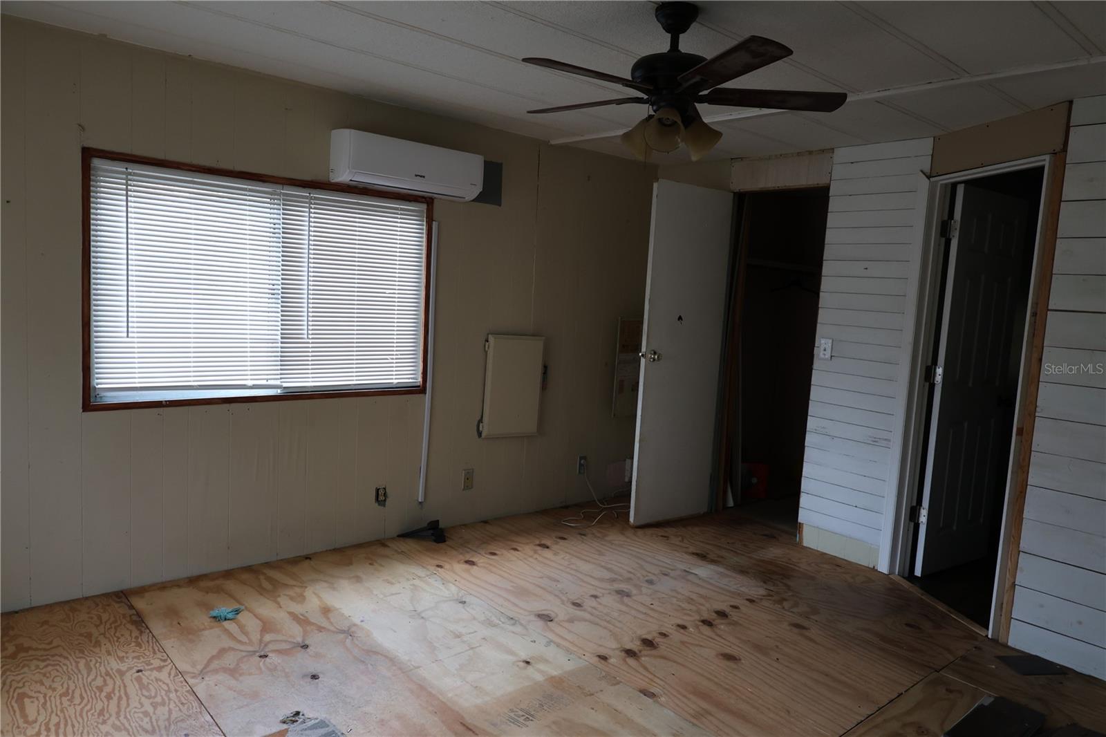 Image 16 of 54 For 1133 Live Oak Lane