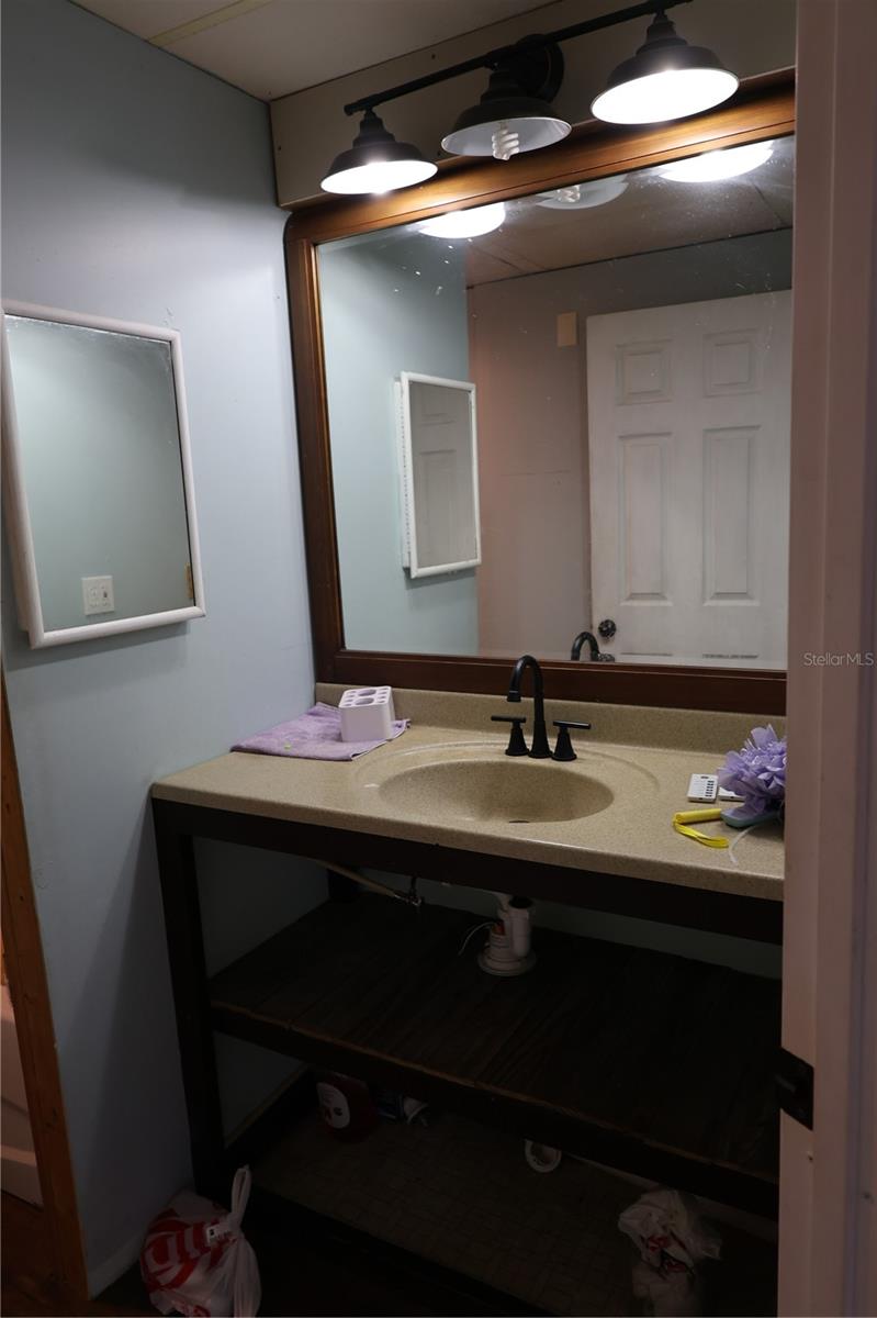 Image 21 of 54 For 1133 Live Oak Lane