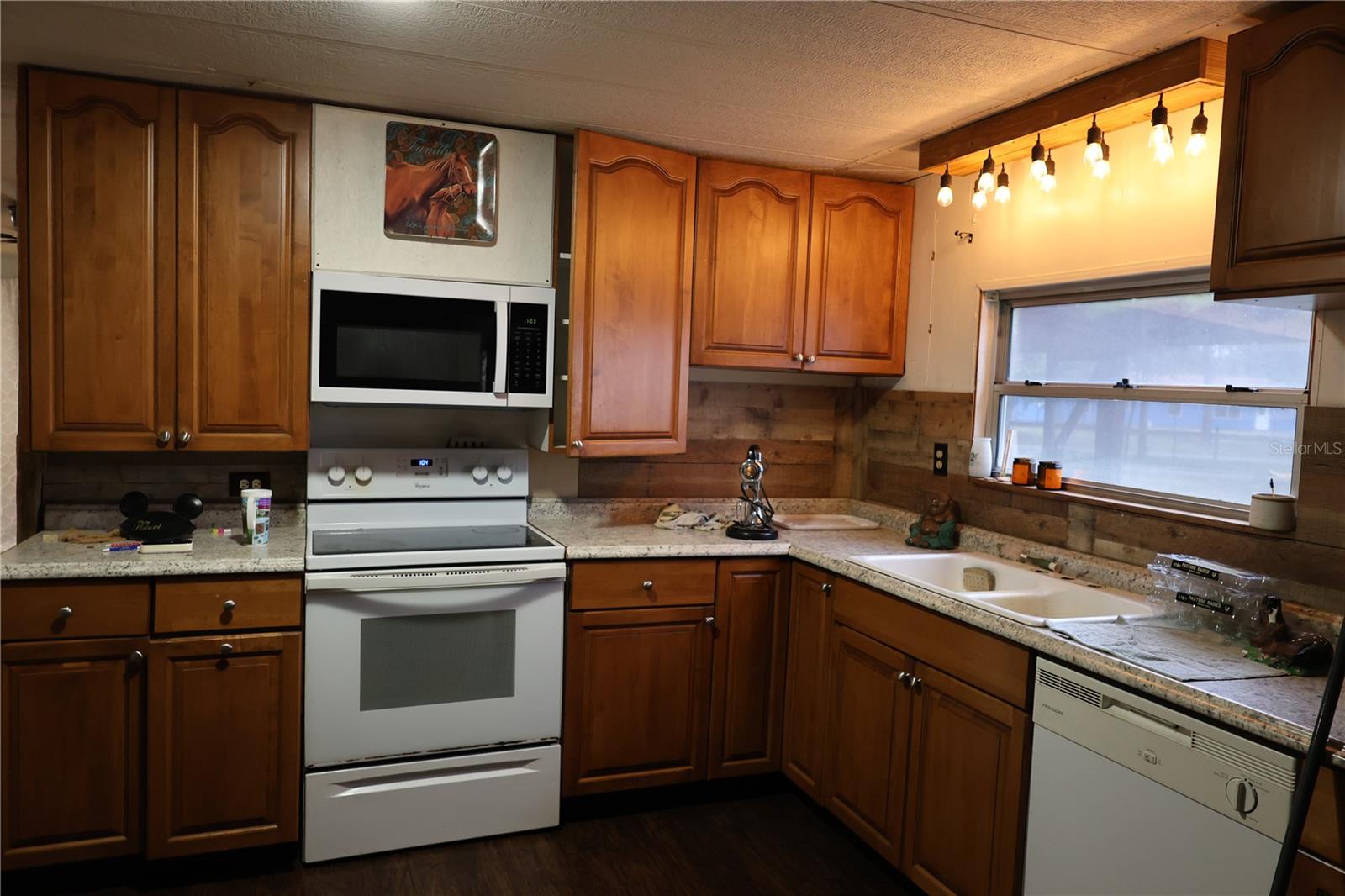 Image 26 of 54 For 1133 Live Oak Lane