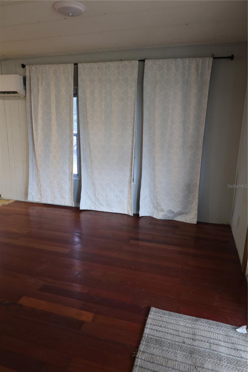 Image 43 of 54 For 1133 Live Oak Lane