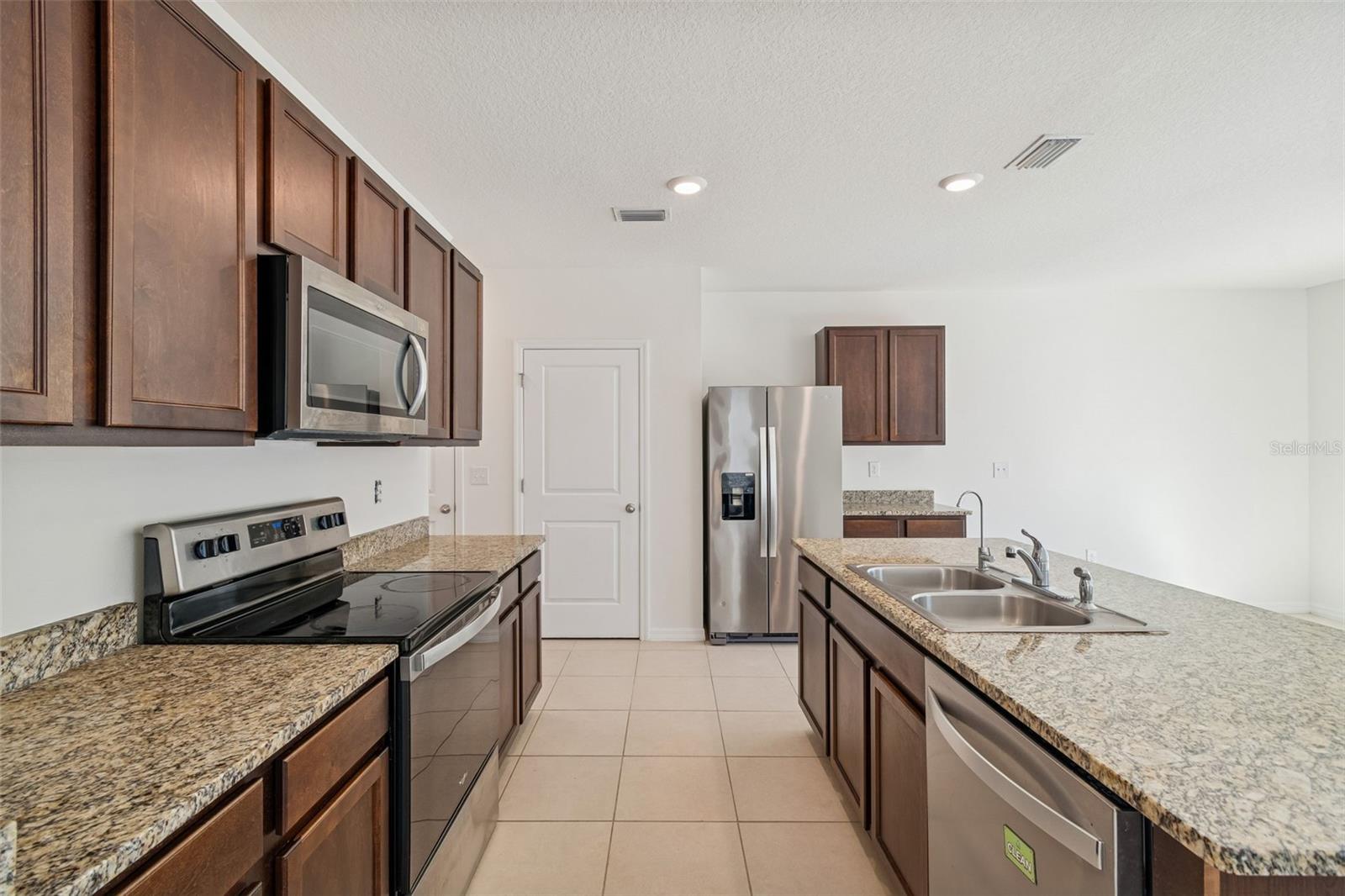 Image 18 of 86 For 3072 Suncoast Plains Drive