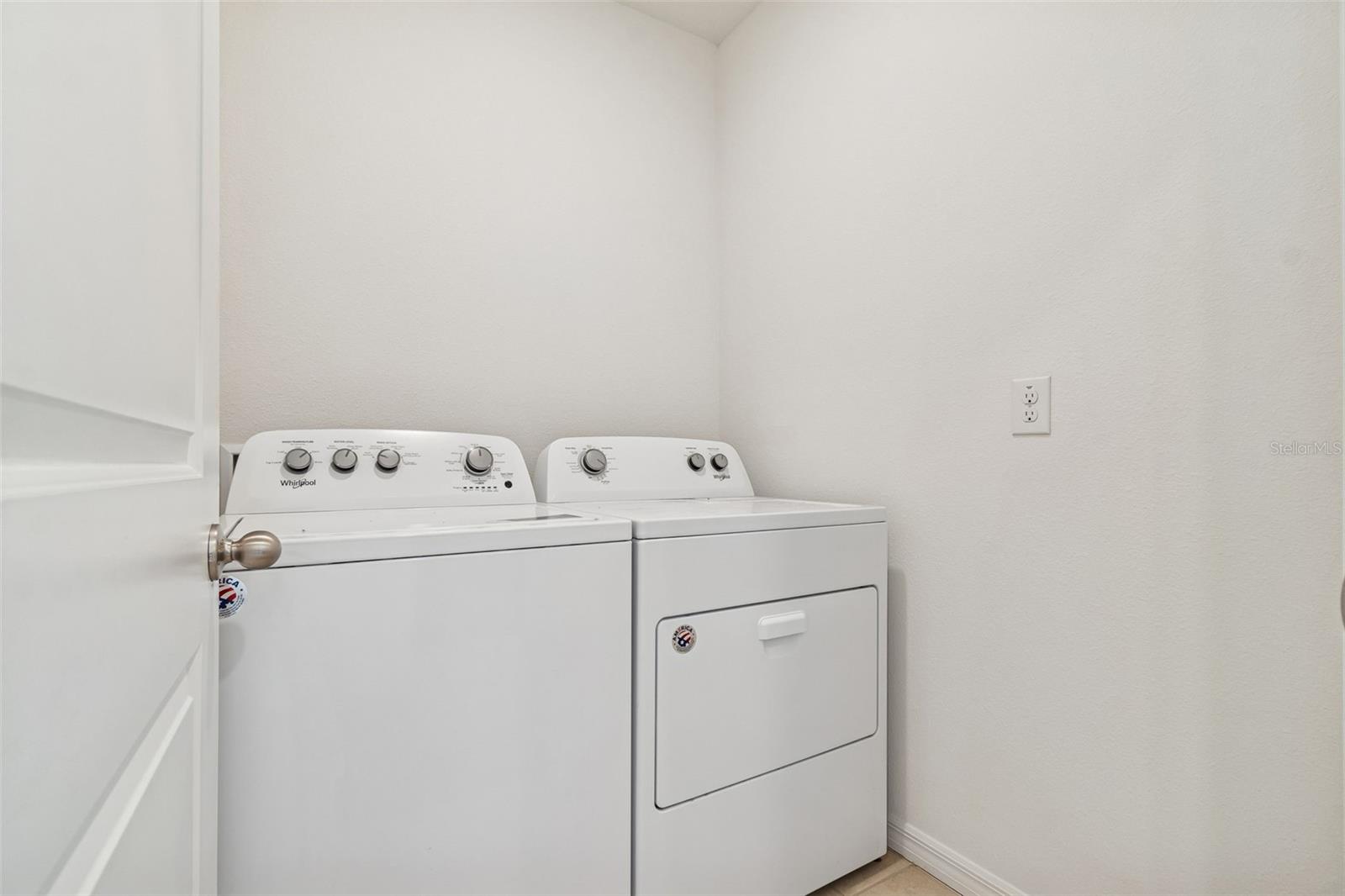 Image 41 of 86 For 3072 Suncoast Plains Drive