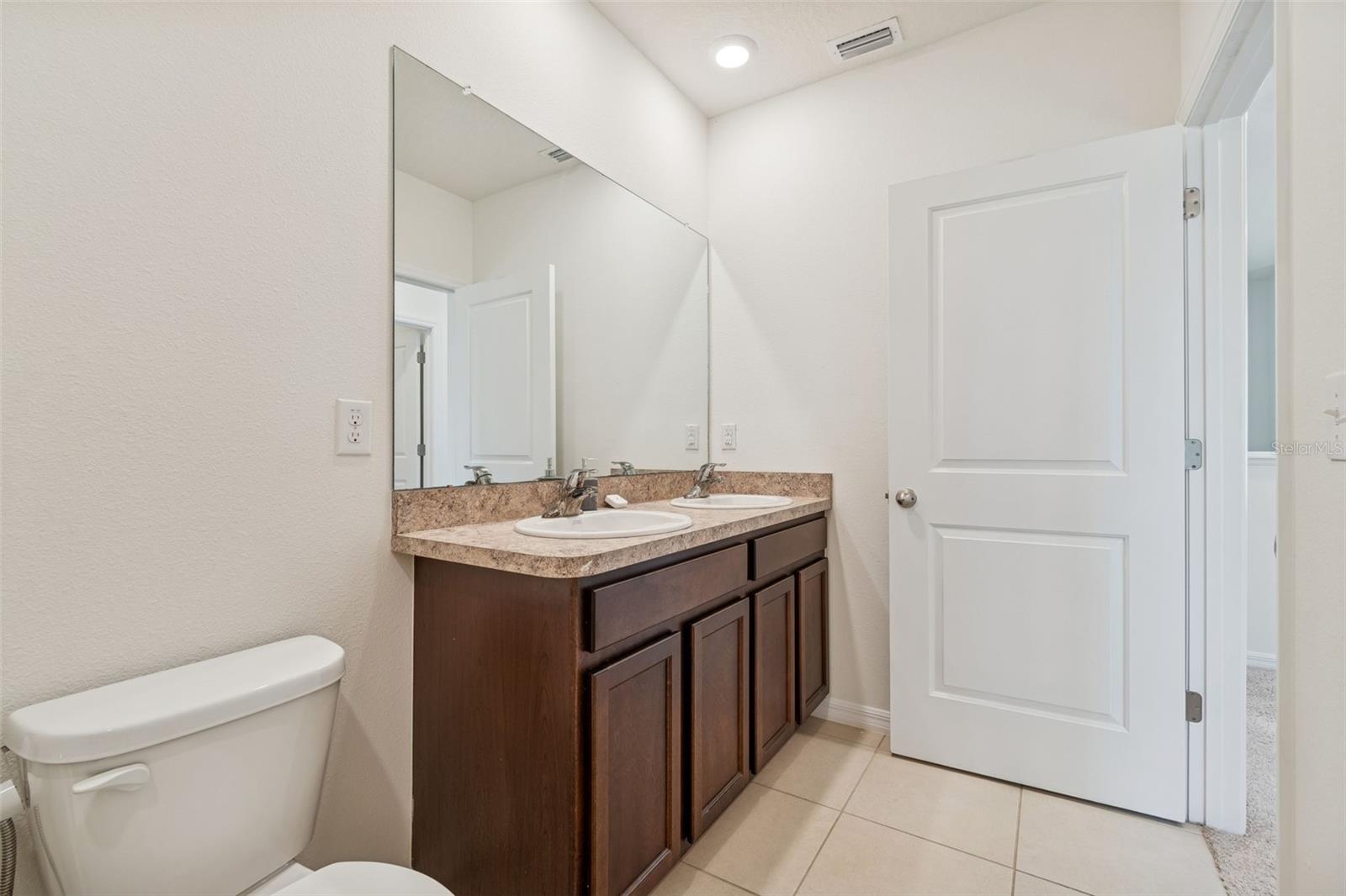 Image 43 of 86 For 3072 Suncoast Plains Drive