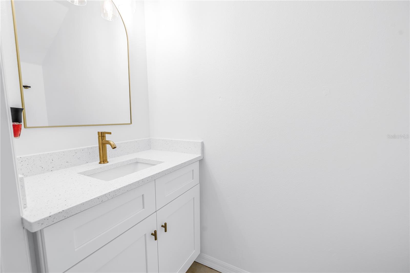 Image 19 of 60 For 8517 Edgewater Place Boulevard