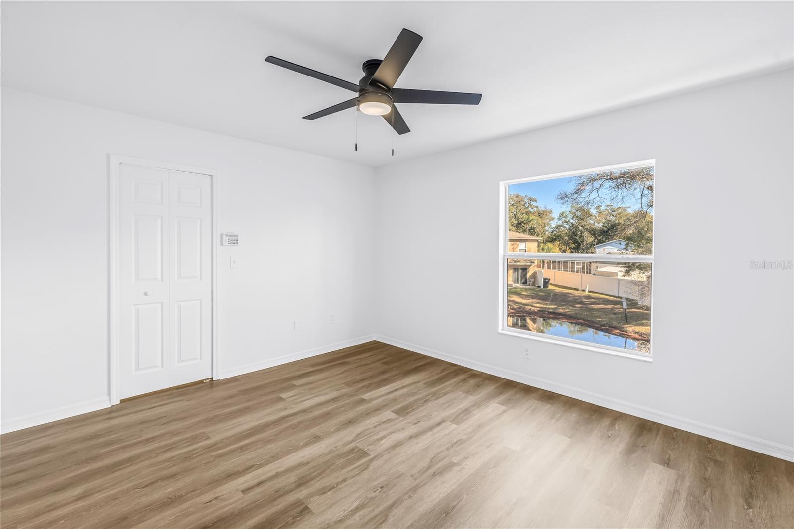 Image 20 of 60 For 8517 Edgewater Place Boulevard