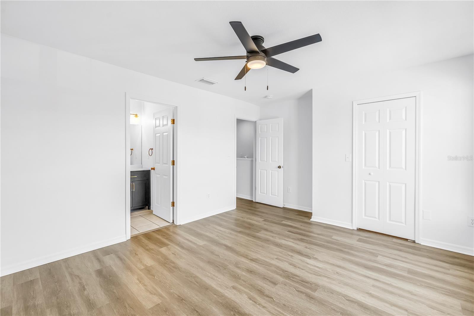 Image 25 of 60 For 8517 Edgewater Place Boulevard