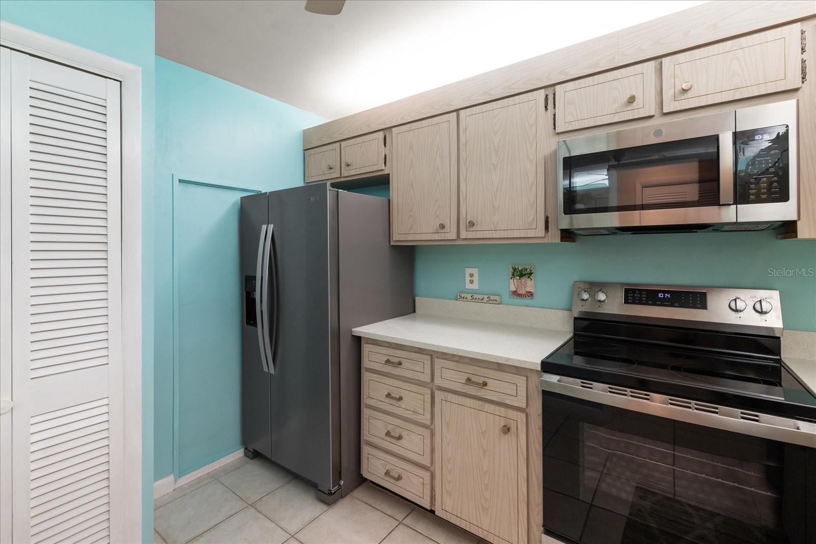 Image 12 of 33 For 100 Bluff View Drive 209b