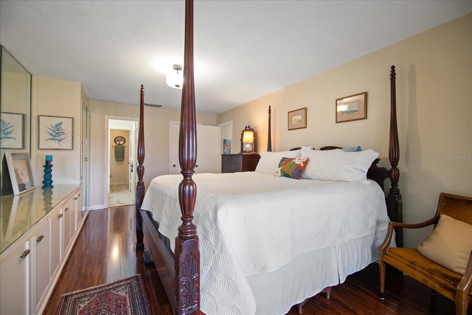 Image 21 of 33 For 100 Bluff View Drive 209b