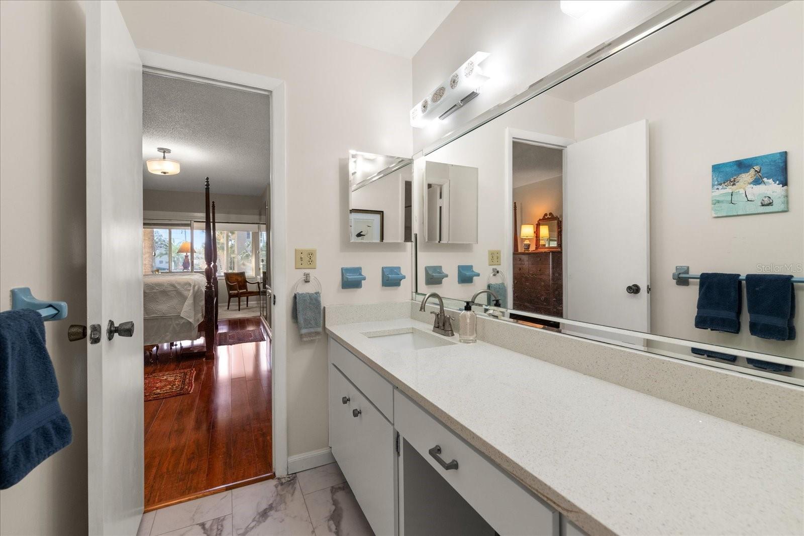 Image 25 of 33 For 100 Bluff View Drive 209b