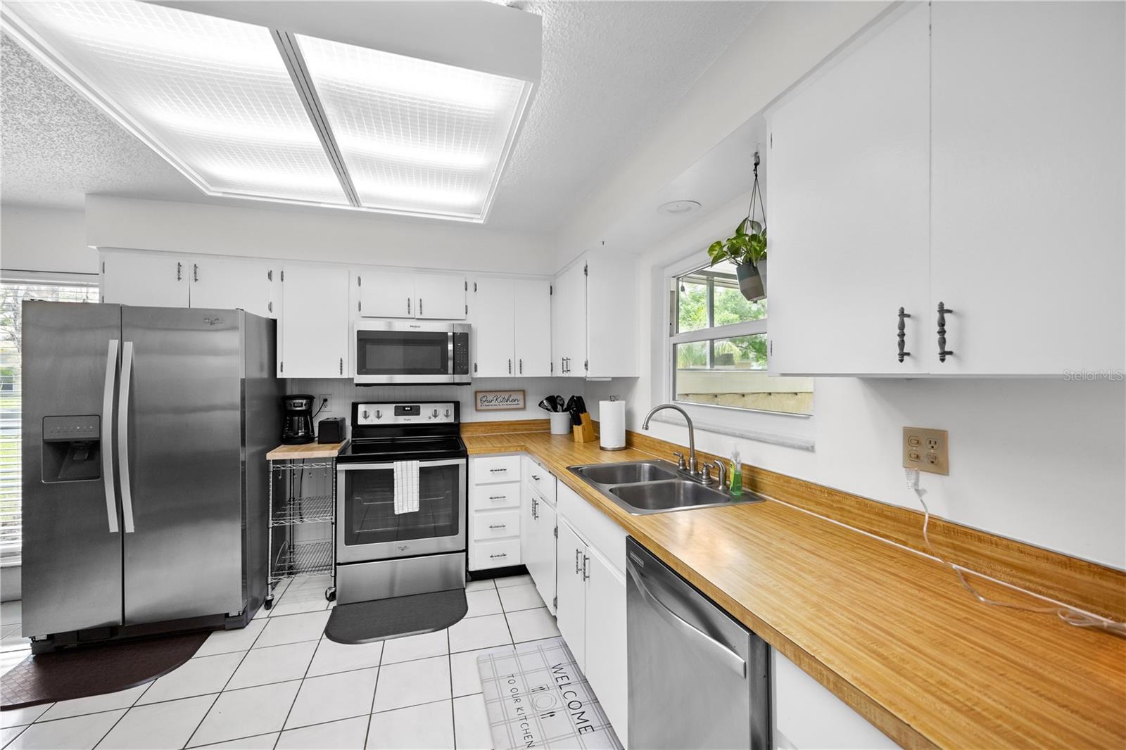 Image 11 of 29 For 1554 Glen Court A